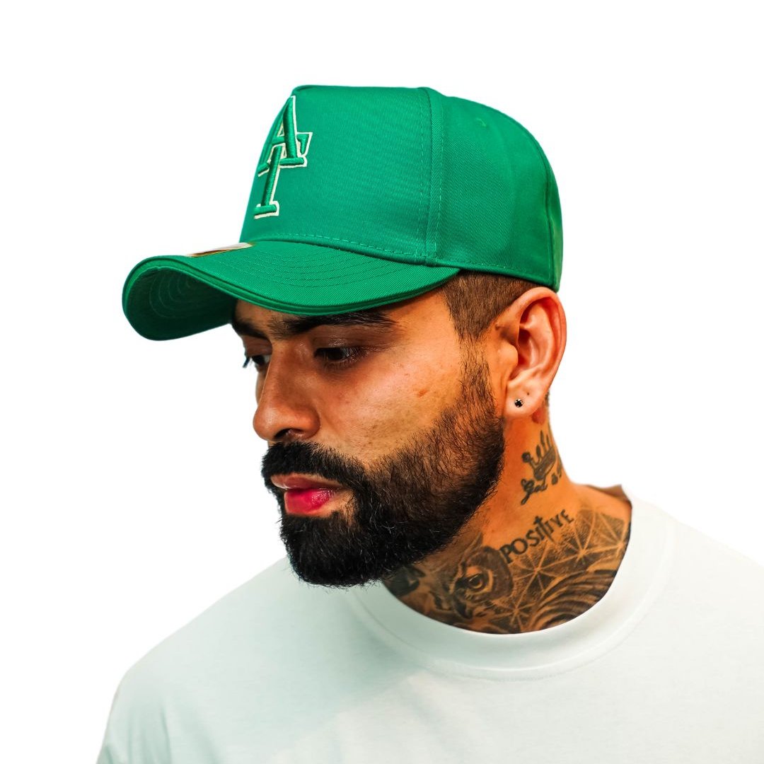 GORRA VERDE AT